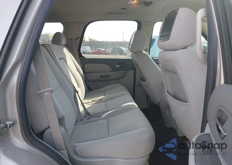 2008 Chevrolet Tahoe Ls z USA, uszkodzony, nr VIN 1GNFC13C68J137776